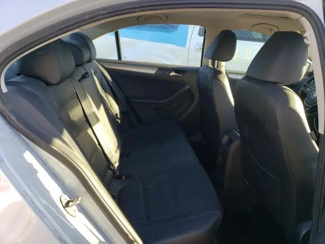2017 VOLKSWAGEN JETTA SE  