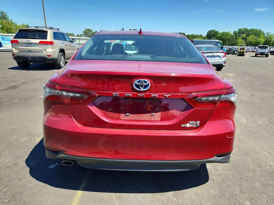 2022 TOYOTA CAMRY XLE  