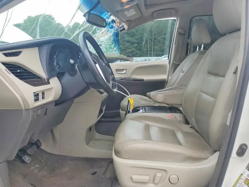 2015 TOYOTA SIENNA XLE 8-PASSENGER  