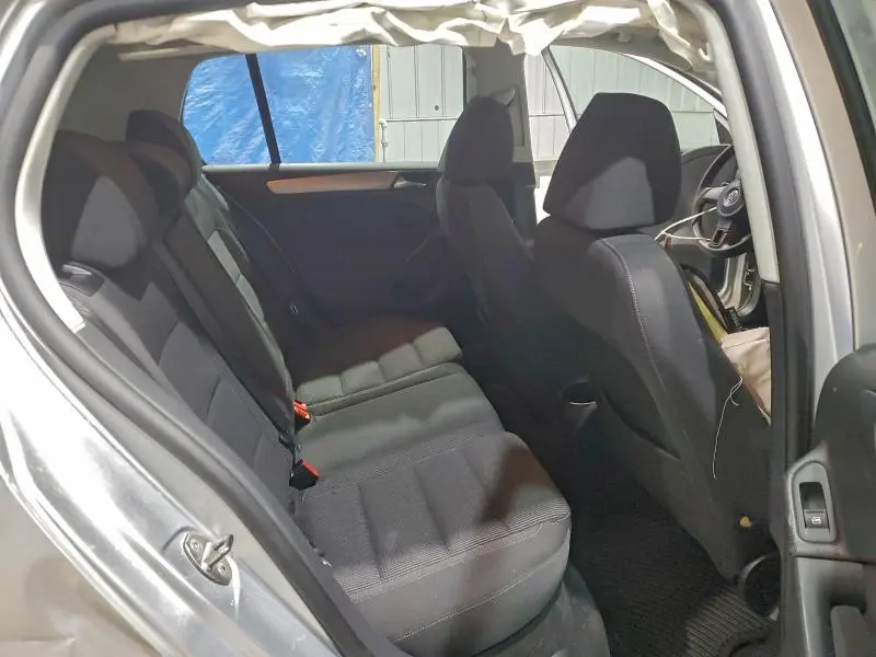 2011 VOLKSWAGEN GOLF   