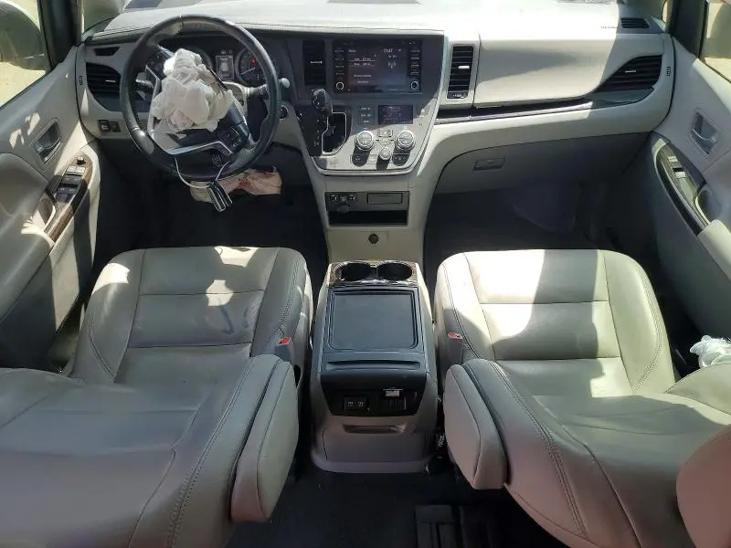 2020 TOYOTA SIENNA XLE 8-PASSENGER  