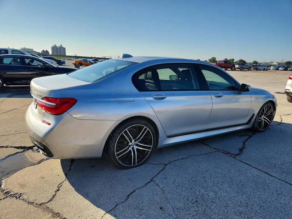 2018 BMW 750 I  