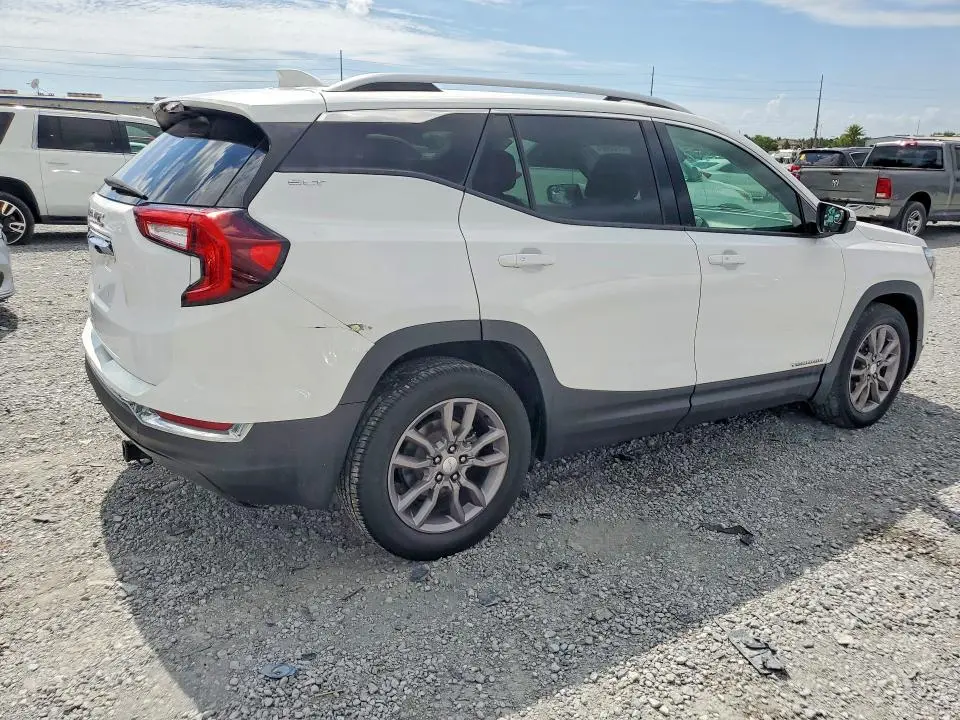 2023 GMC TERRAIN SLT  