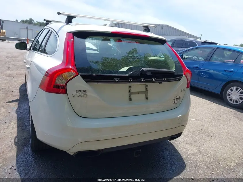 2015 VOLVO V60 T5 PREMIER