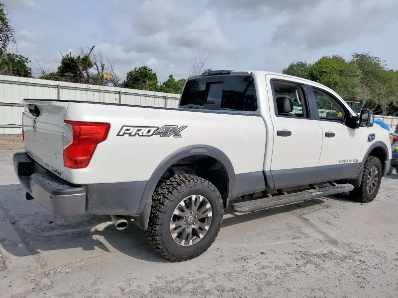 2016 NISSAN TITAN XD SL  