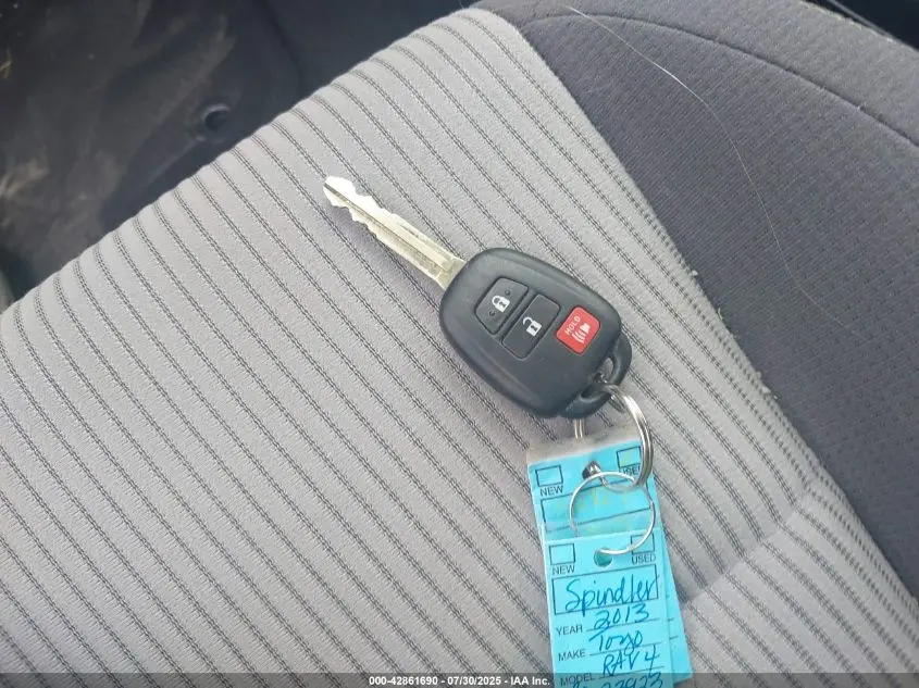 2013 TOYOTA RAV4 XLE