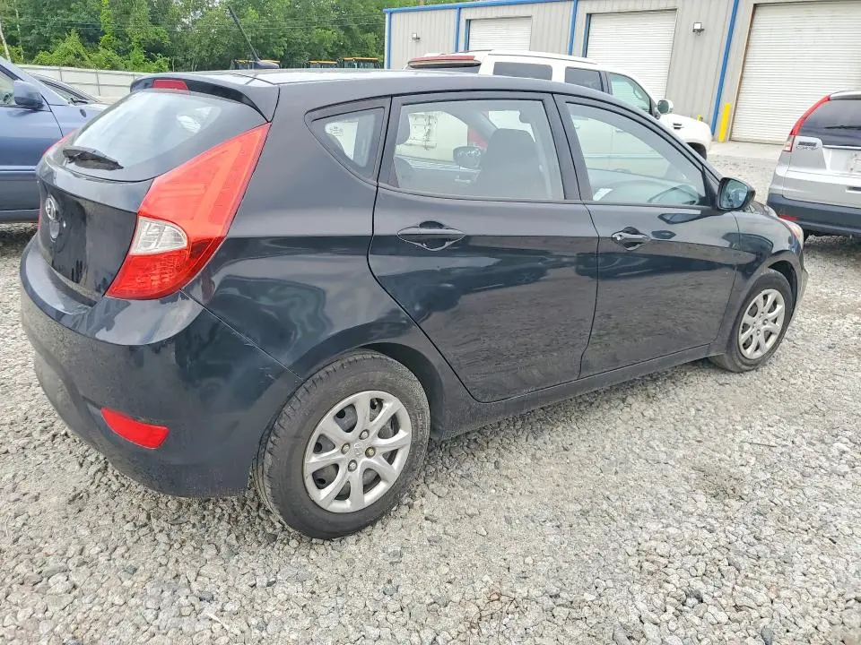2012 HYUNDAI ACCENT GS  