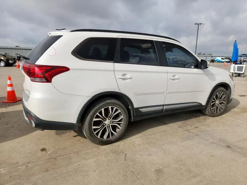 2016 MITSUBISHI OUTLANDER SE  