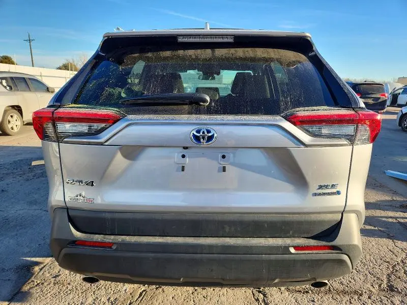 2024 TOYOTA RAV4 XLE  