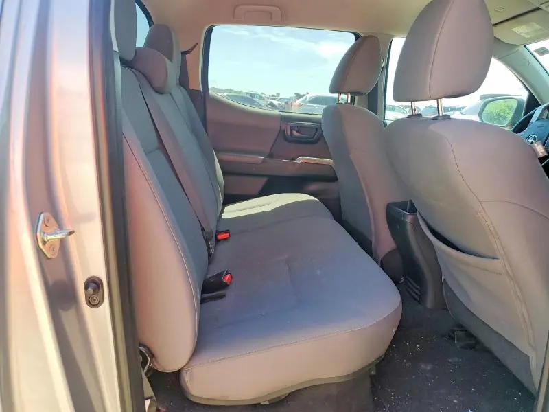 2019 TOYOTA TACOMA SR5 V6  