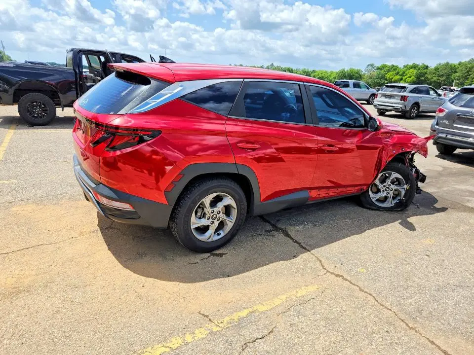 2022 HYUNDAI TUCSON SE  