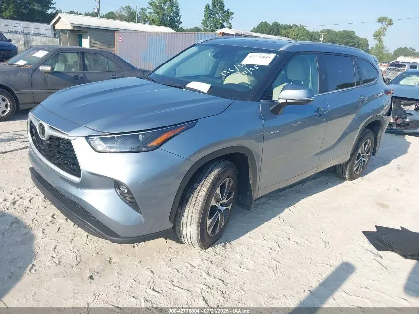2024 TOYOTA HIGHLANDER XLE