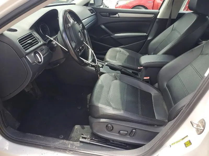 2015 VOLKSWAGEN PASSAT S  