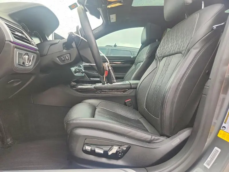 2018 BMW 750 I  