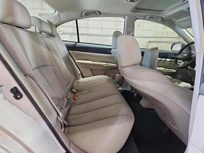 2010 SUBARU LEGACY 2.5I PREMIUM  