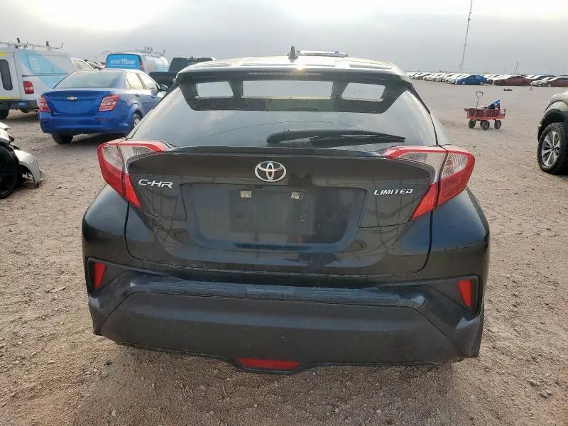 2021 TOYOTA C-HR XLE  