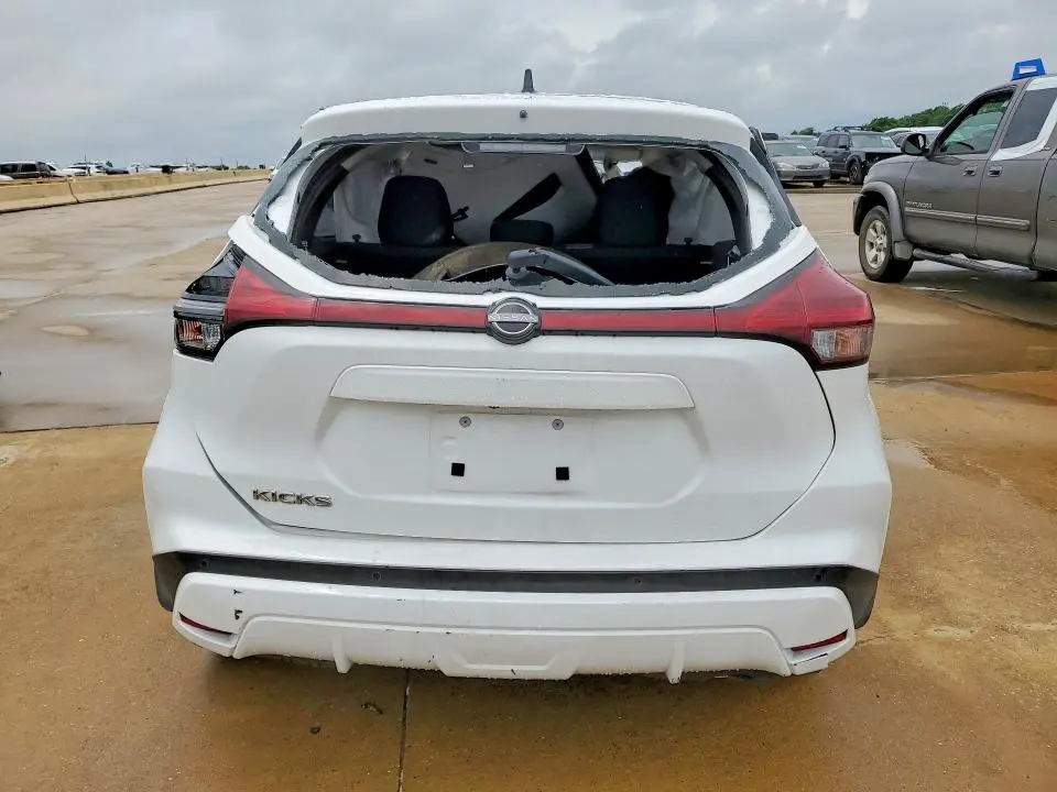 2024 NISSAN KICKS S  
