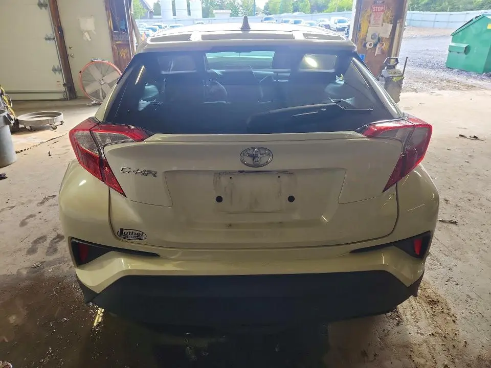 2019 TOYOTA C-HR XLE  