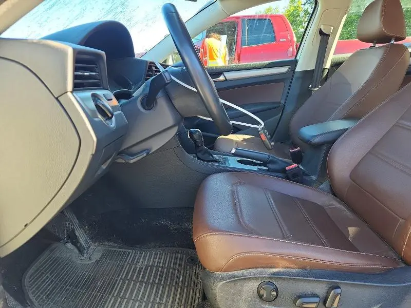 2021 VOLKSWAGEN PASSAT SE  