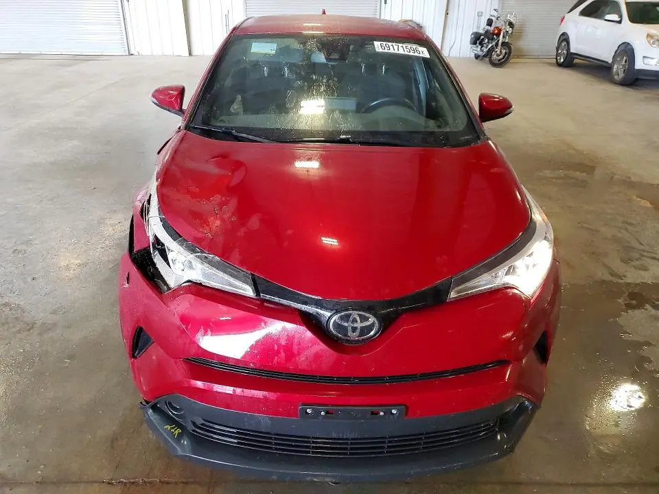 2019 TOYOTA C-HR XLE  