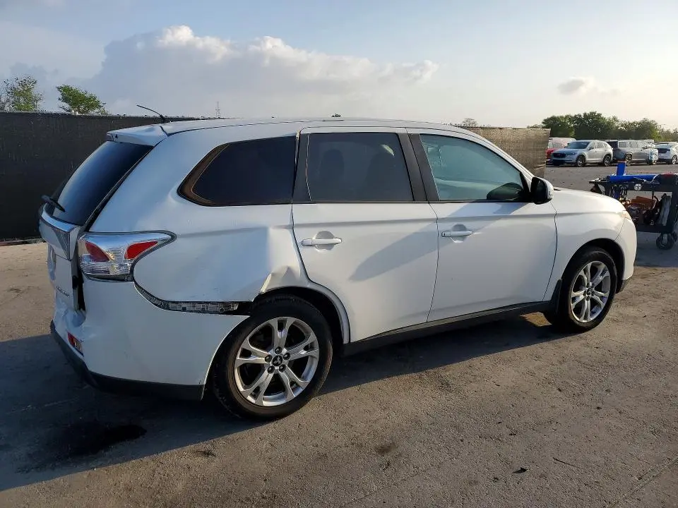 2014 MITSUBISHI OUTLANDER SE  