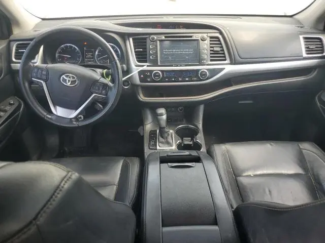 2017 TOYOTA HIGHLANDER SE  
