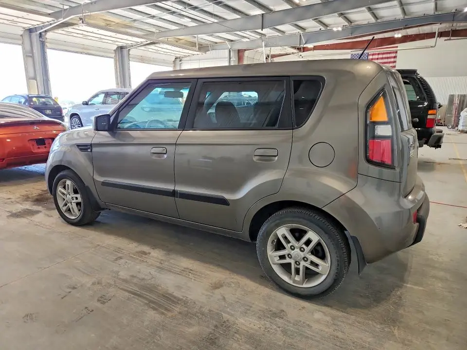 2010 KIA SOUL +  