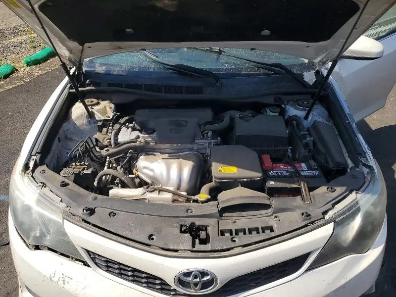 2014 TOYOTA CAMRY SE  