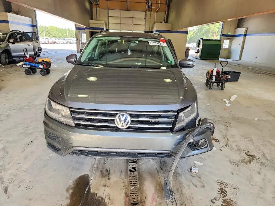 2021 VOLKSWAGEN TIGUAN SE  