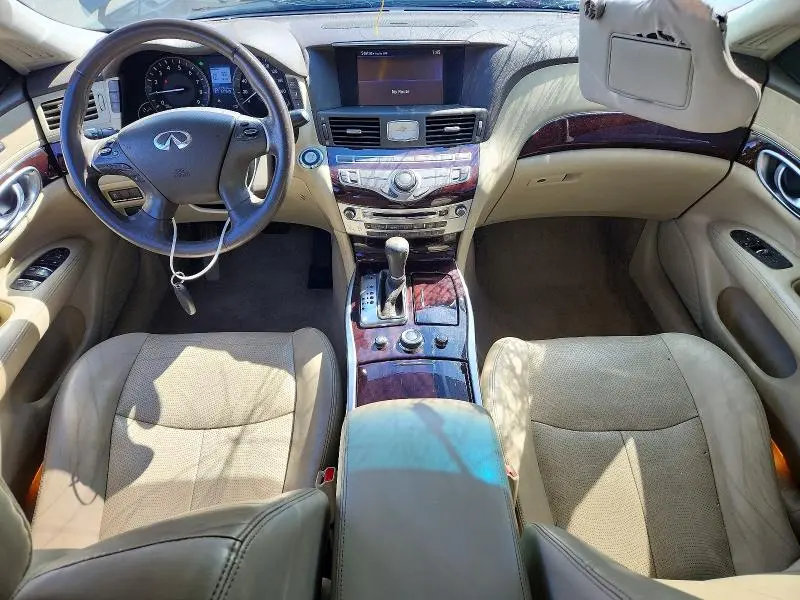 2015 INFINITI Q70 3.7  