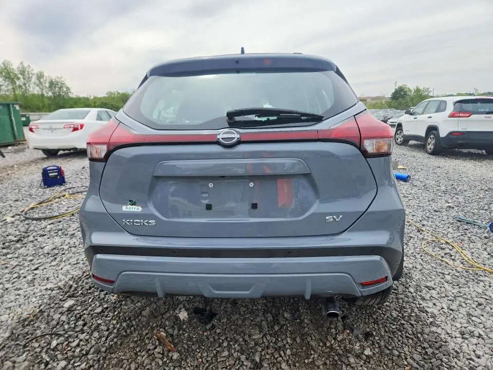 2024 NISSAN KICKS SV  