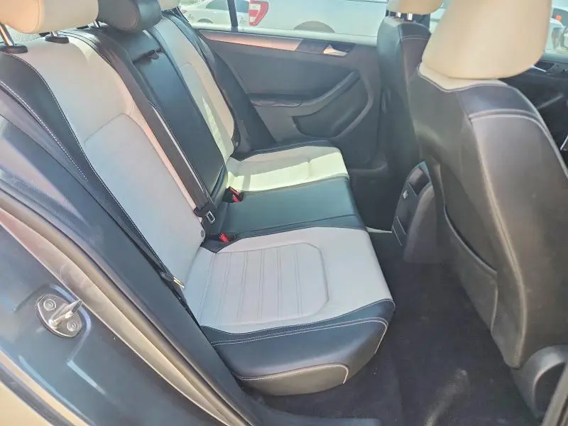 2016 VOLKSWAGEN JETTA SPORT  