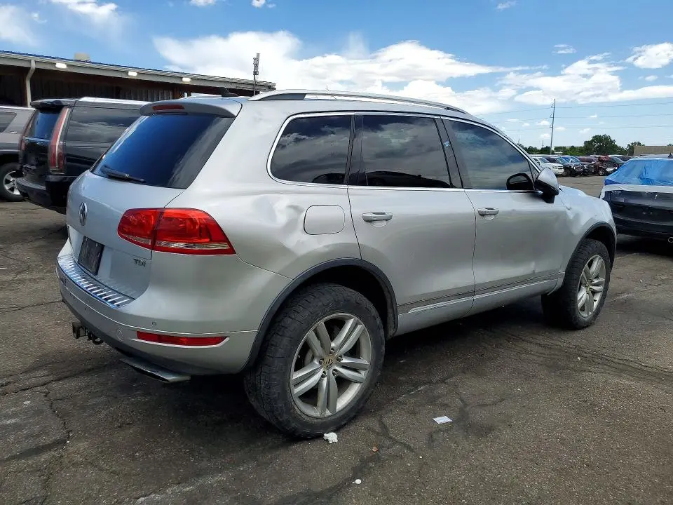 2012 VOLKSWAGEN TOUAREG V6 TDI  