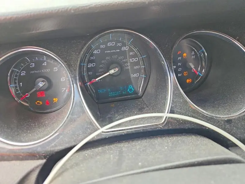 2010 FORD TAURUS LIMITED  