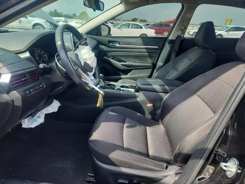 2022 NISSAN ALTIMA SV  