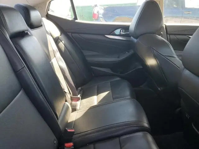 2021 NISSAN MAXIMA SV  