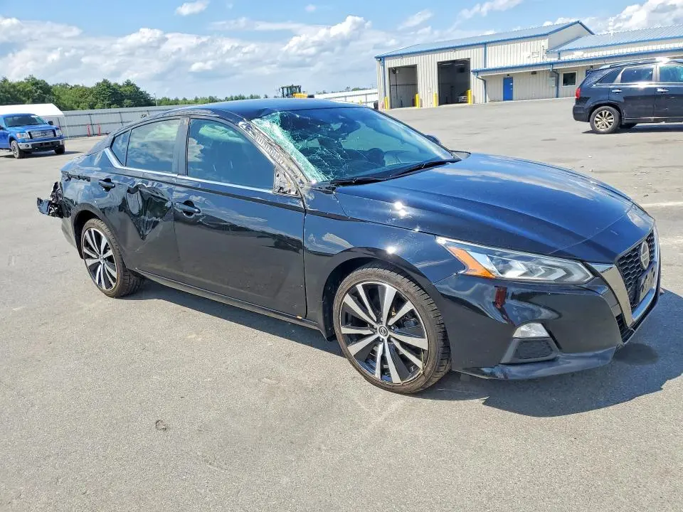 2021 NISSAN ALTIMA SR  