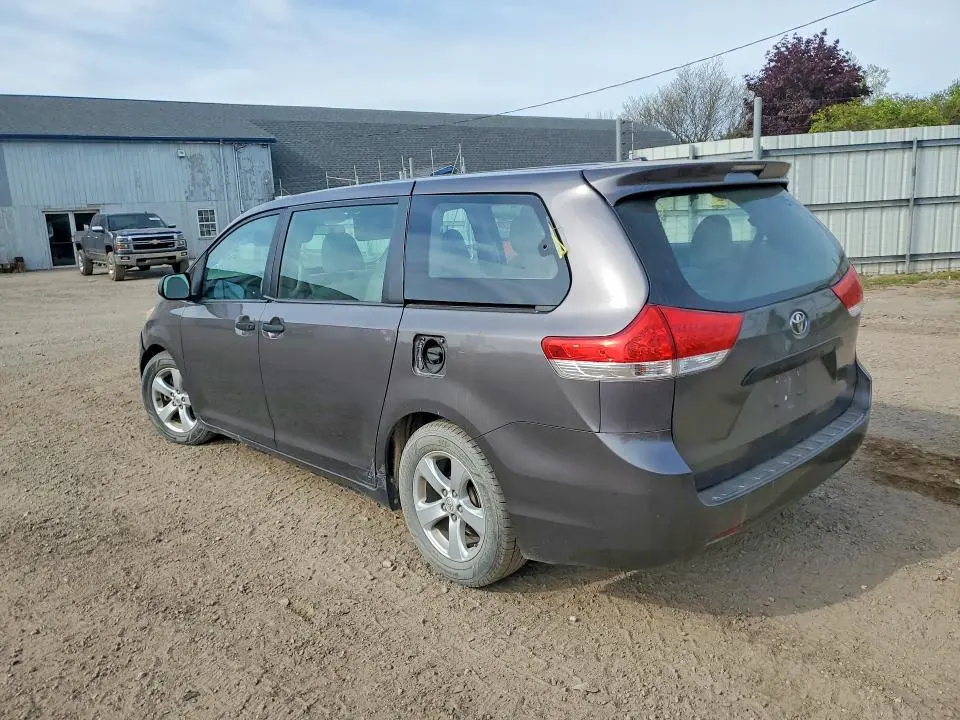 2014 TOYOTA SIENNA L 7-PASSENGER  
