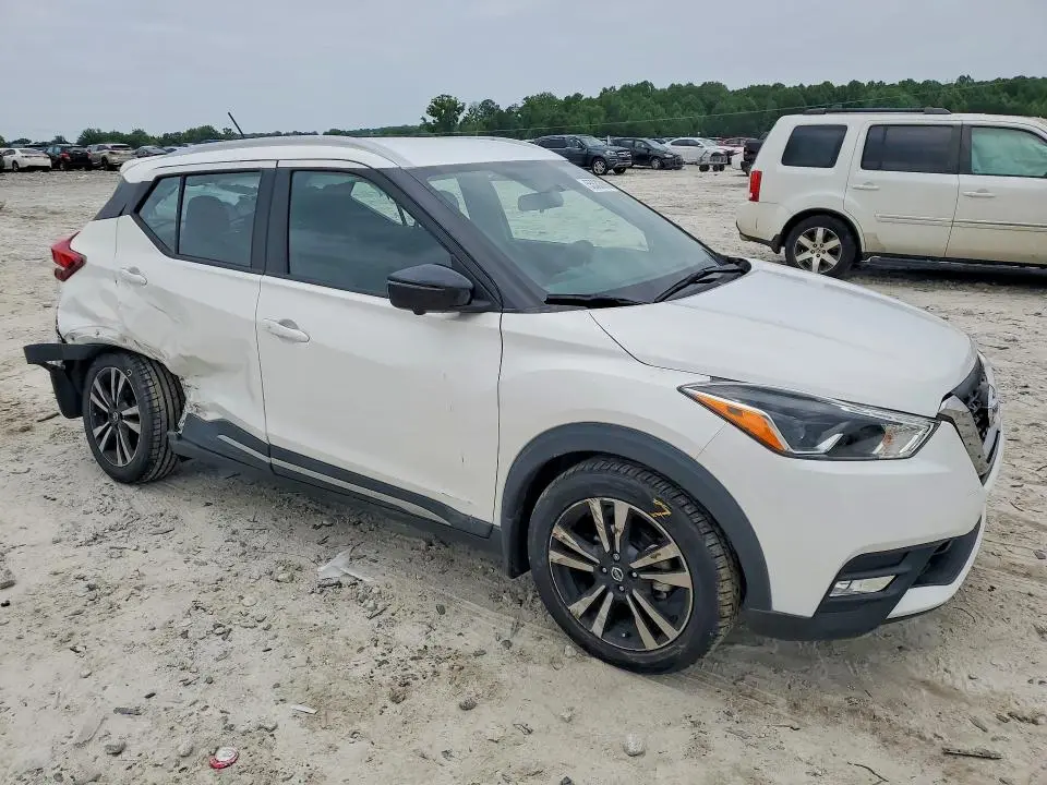 2018 NISSAN KICKS SR  