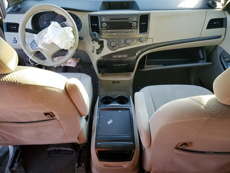 2011 TOYOTA SIENNA LE  