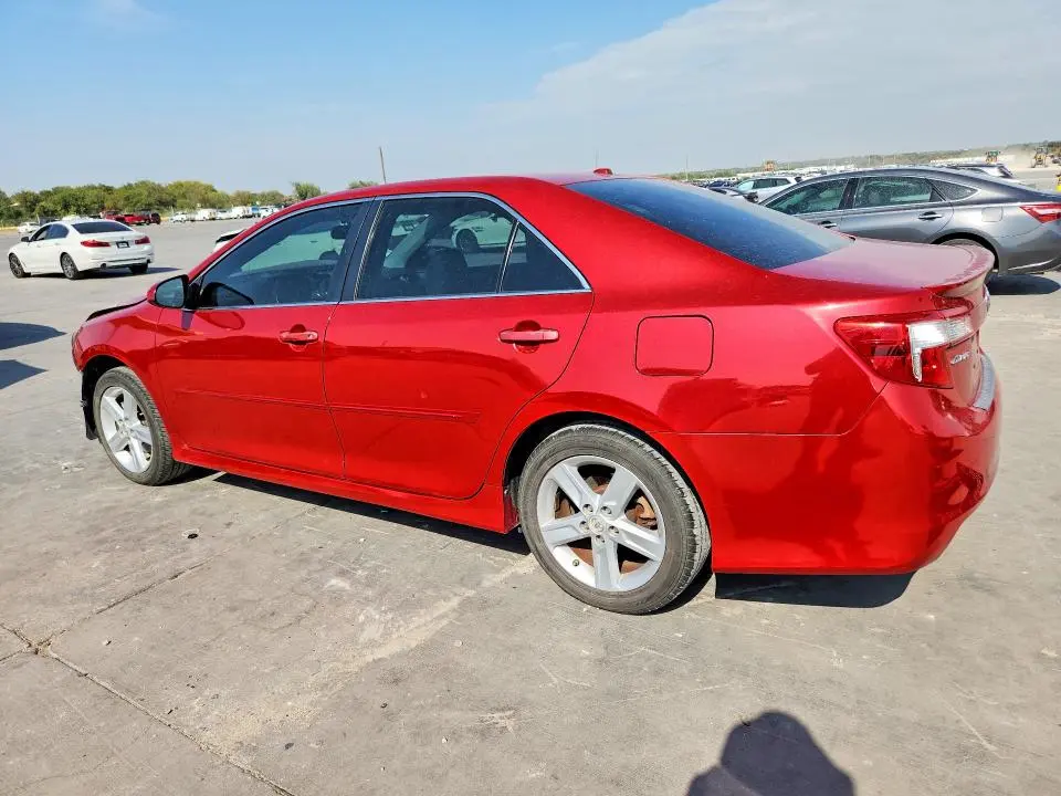 2013 TOYOTA CAMRY SE  