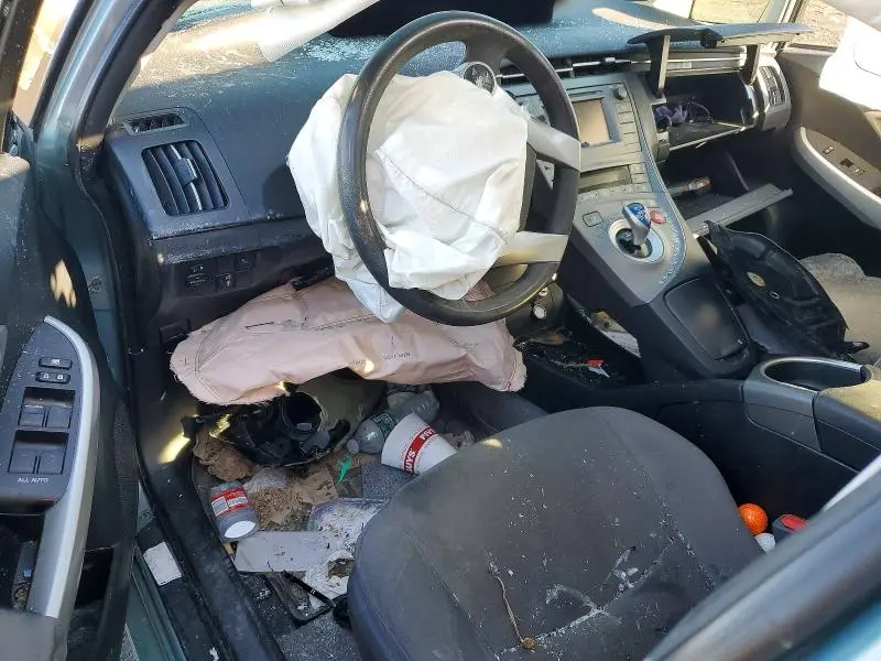 2014 TOYOTA PRIUS THREE  