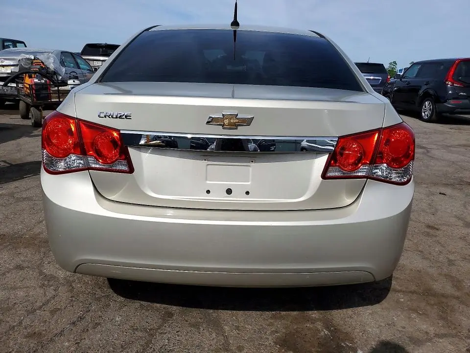 2014 CHEVROLET CRUZE LS  