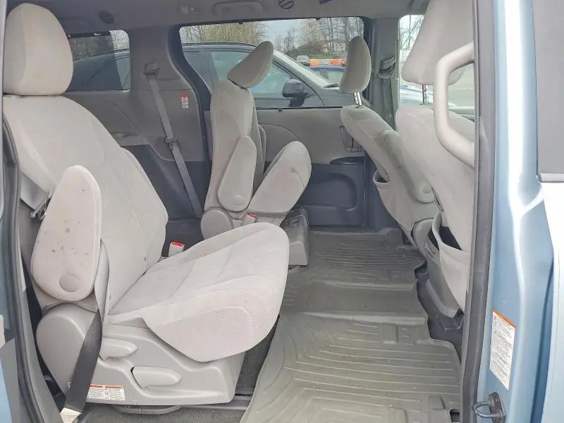 2015 TOYOTA SIENNA LE 7-PASSENGER  