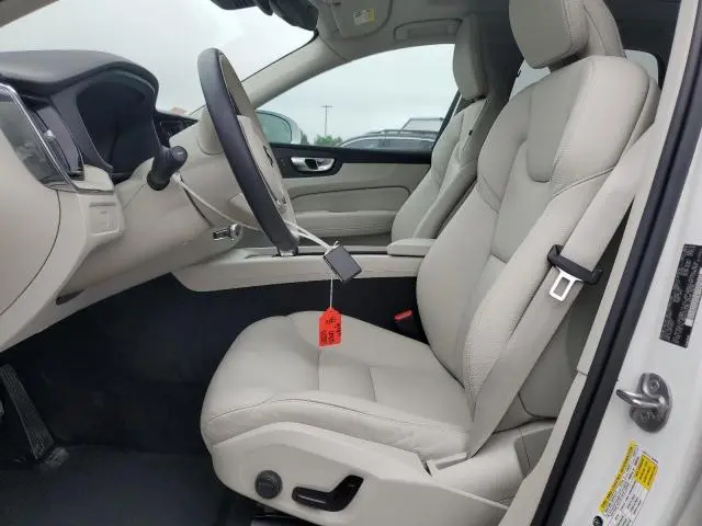 2023 VOLVO XC60 PLUS  