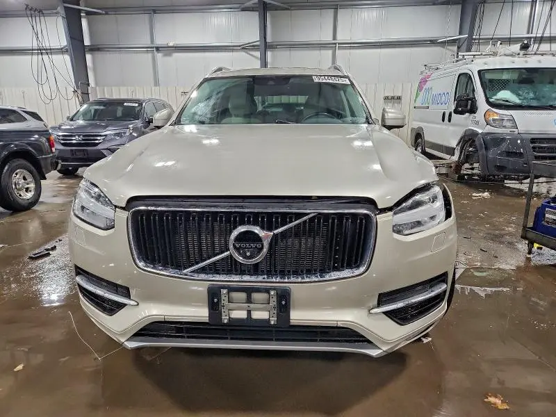 2016 VOLVO XC90 T6  