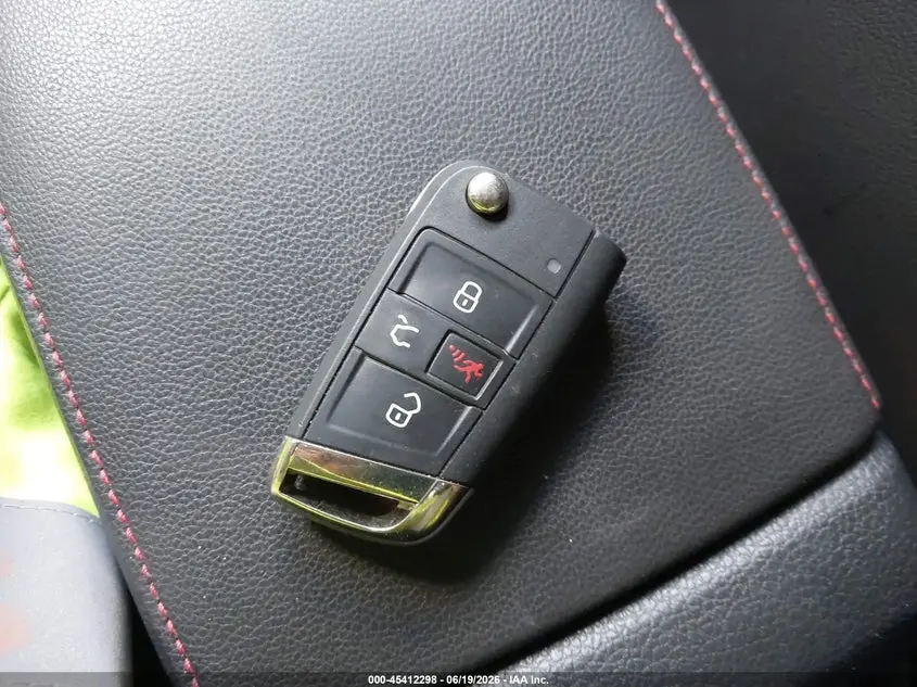 2015 VOLKSWAGEN GOLF GTI 2.0T AUTOBAHN 4-DOOR