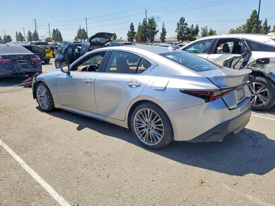 2022 LEXUS IS 300  