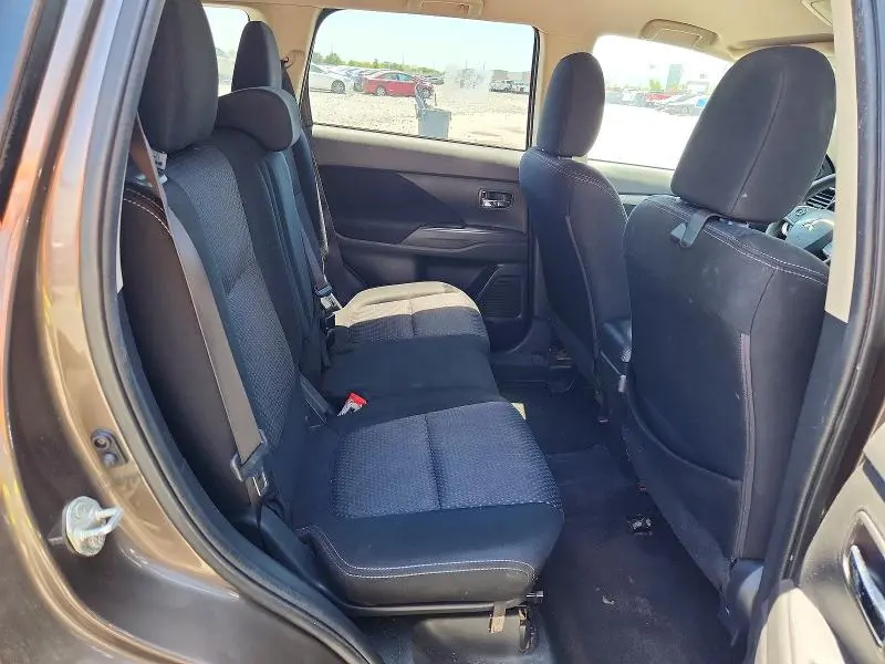 2018 MITSUBISHI OUTLANDER ES  