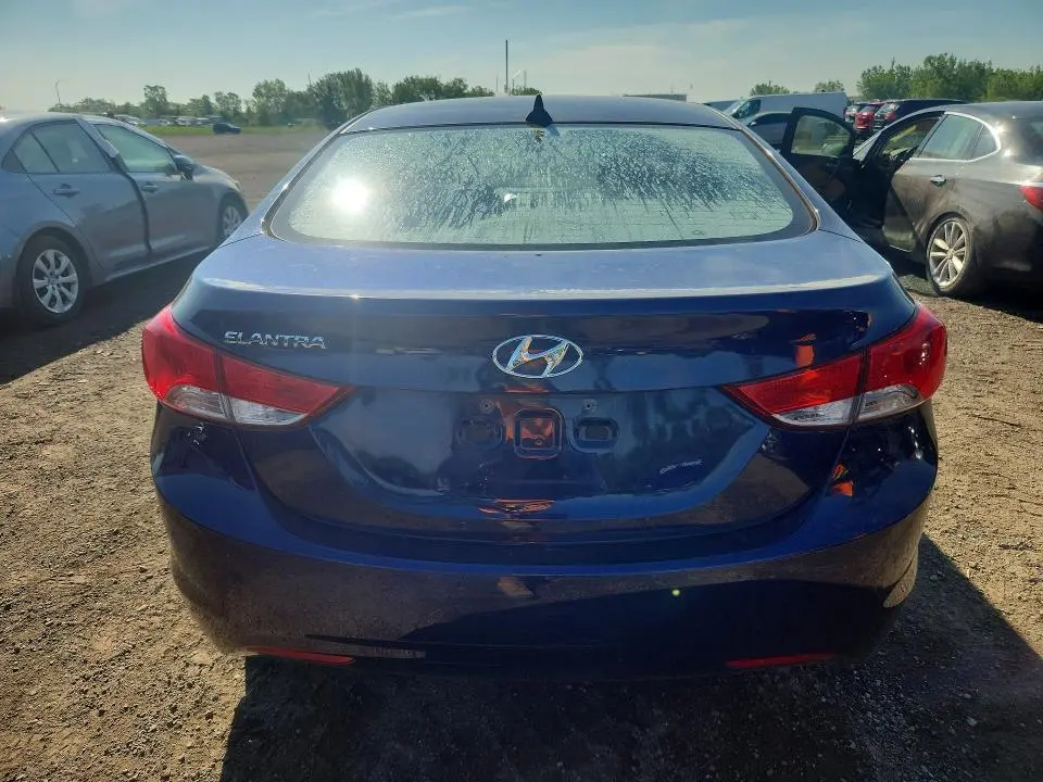 2013 HYUNDAI ELANTRA GL  